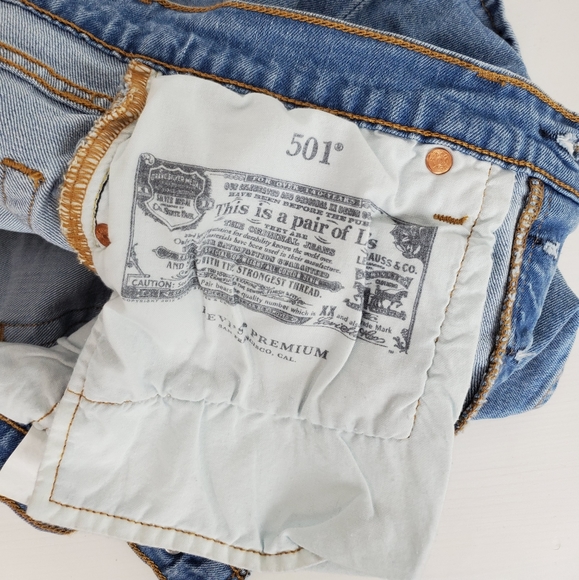 Levi's 501 Mom Shorts Light Wash 25 - Picture 5 of 6